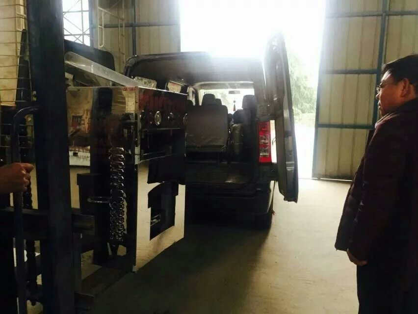 鄭州李先生面館開分店繼續(xù)購買一品鮮多功能拉面機